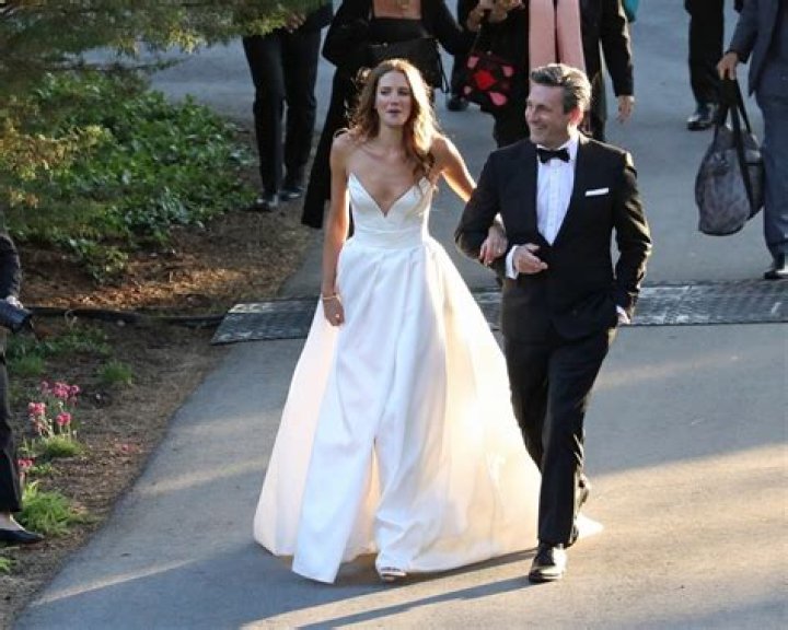 Anna Osceola’s Wedding Dress To Marry Jon Hamm: Photos – Hollywood Life