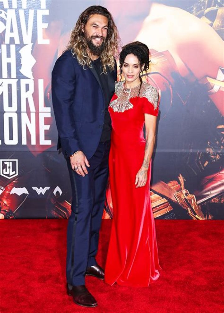 Jason Momoa Spotted Bringing Christmas Tree To Ex Lisa Bonet’s House – Hollywood Life