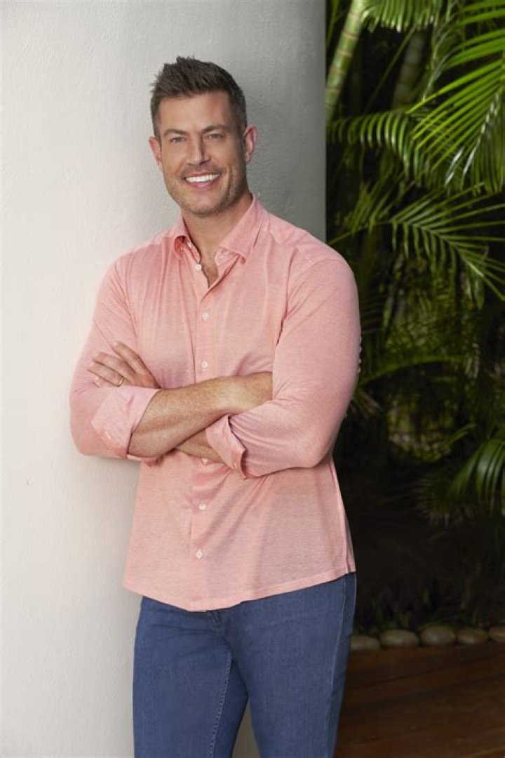 Jesse Palmer Is ‘The Bachelor’s New Host After Chris Harrison’s Exit – Hollywood Life