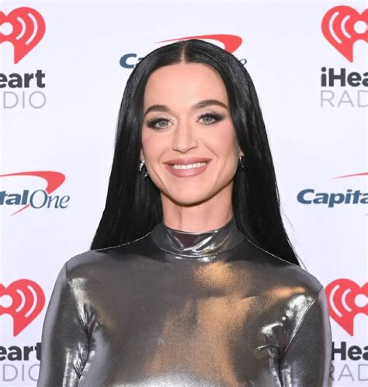 Katy Perry Reveals The Device She Uses To Pee Standing Up In Costumes