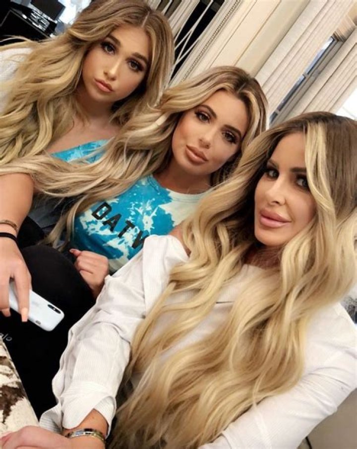 Kim Zolciak & Daughter Brielle Biermann Are Nearly Identical With Blonde Hair & Plump Lips In New Selfie