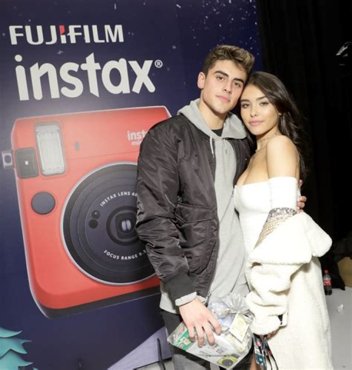 Madison Beer & Jack Gilinsky Kiss Two Years After His ‘Verbal Abuse’ – Hollywood Life