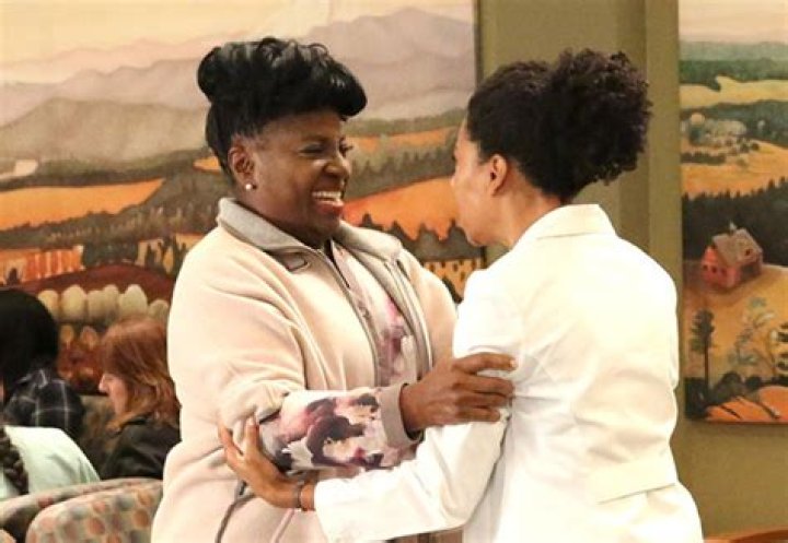 Maggie Learns About Her Mom’s Cancer — Recap – Hollywood Life