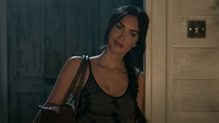 Megan Fox & Jason Statham Get In Steamy Fight In ‘Expendables’ Trailer – Hollywood Life