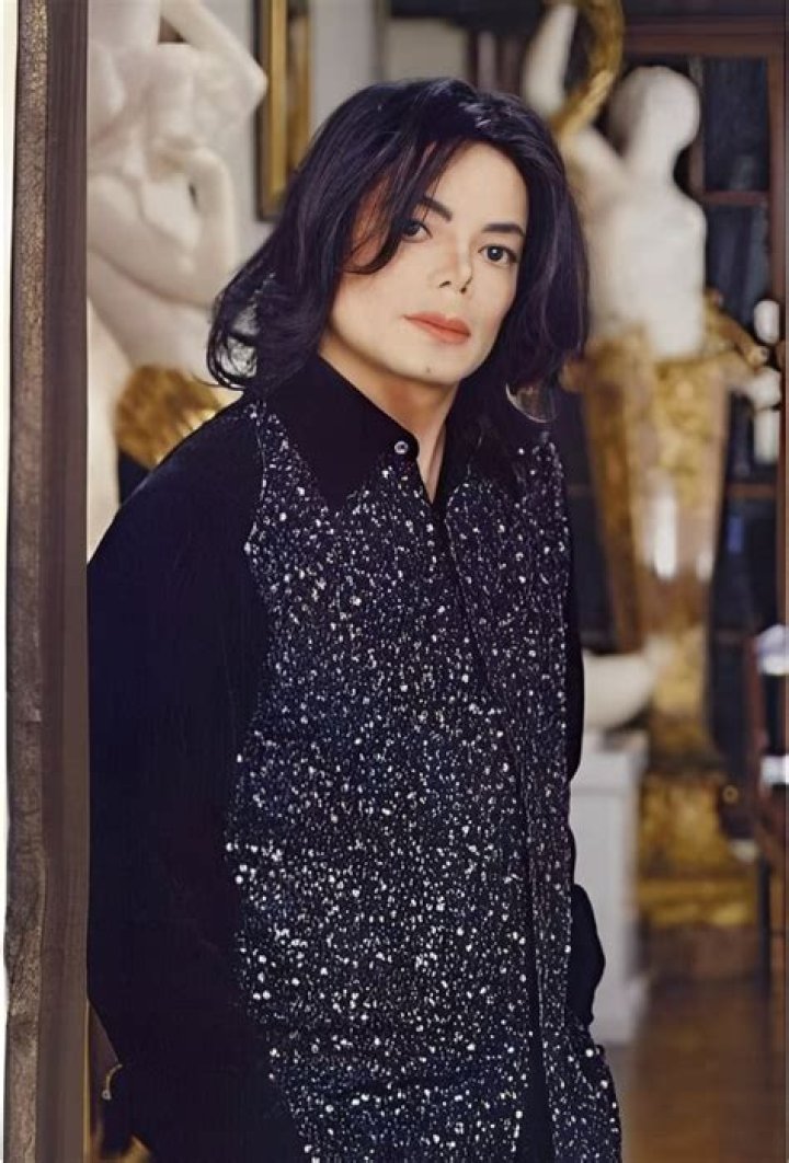 Michael Jackson — PHOTOS – Hollywood Life