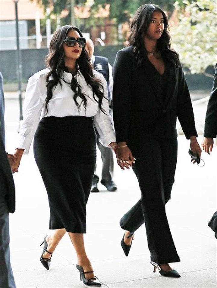 Photos From The Court – Hollywood Life