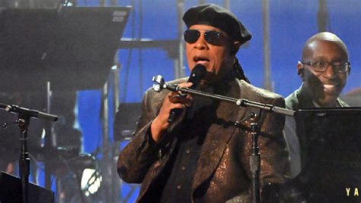 Stevie Wonder Performs With Smokey Robinson & More At The 2023 Grammys – Hollywood Life