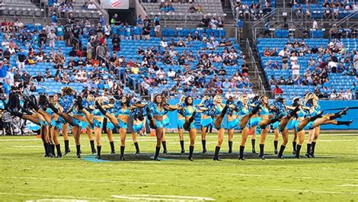 Who Is Justine Lindsay? Meet The NFL’s First Openly Trans Cheerleader – Hollywood Life